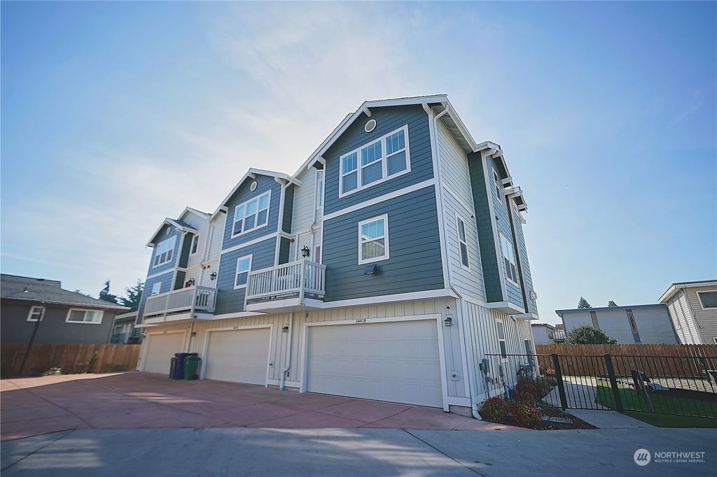 Photo of 14418 34th Lane S, Tukwila, WA 98168 (MLS # 2214690)