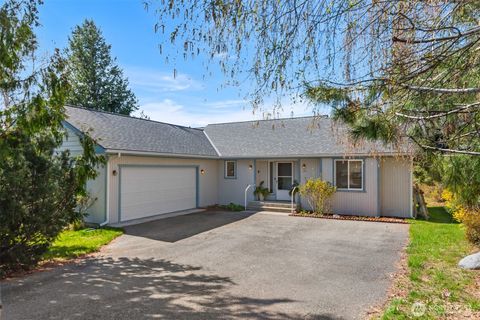 Photo of 40 McLallen Lane, Manson, WA 98831 (MLS # 2500310)