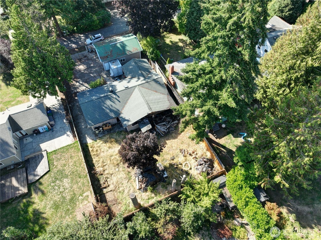 Photo of 11024 Bartlett Avenue NE, Seattle, WA 98125 (MLS # 2592021)
