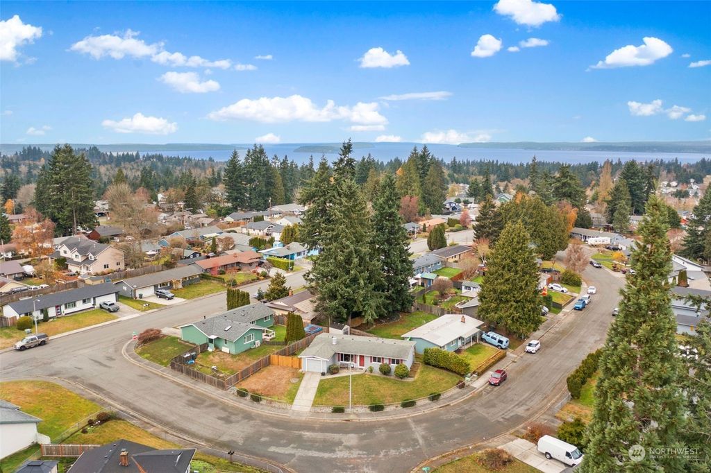 Photo of 6314 Bluff Place, Everett, WA 98203 (MLS # 2182424)