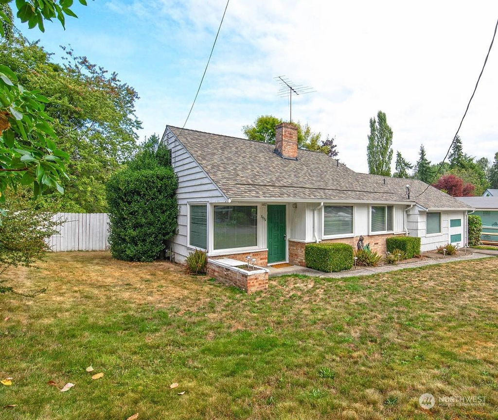 Photo of 7432 NE 145th Street, Kenmore, WA 98028 (MLS # 2168618)
