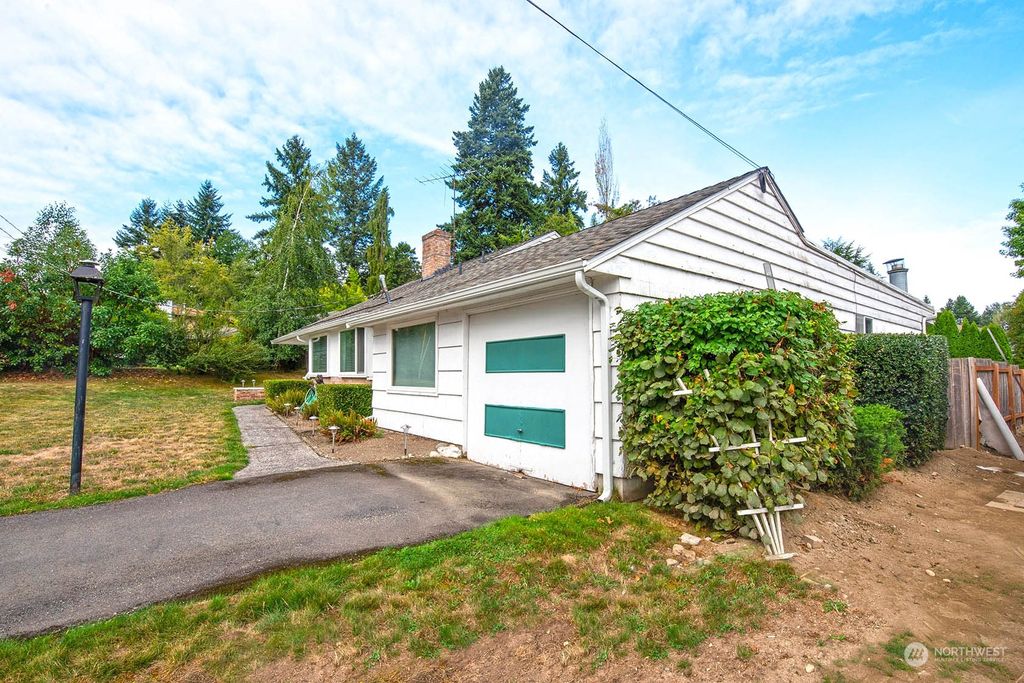 Photo of 7432 NE 145th Street, Kenmore, WA 98028 (MLS # 2168618)