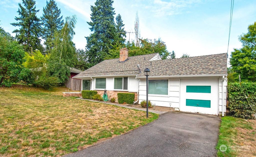 Photo of 7432 NE 145th Street, Kenmore, WA 98028 (MLS # 2168618)