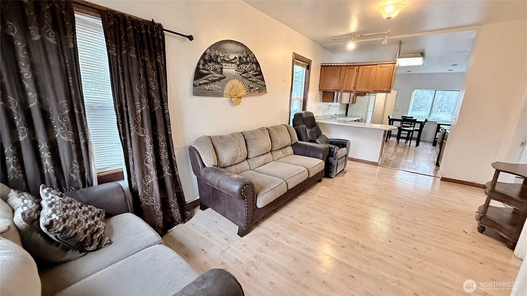 Photo of 527 S Sullivan Street, Seattle, WA 98108 (MLS # 2525094)