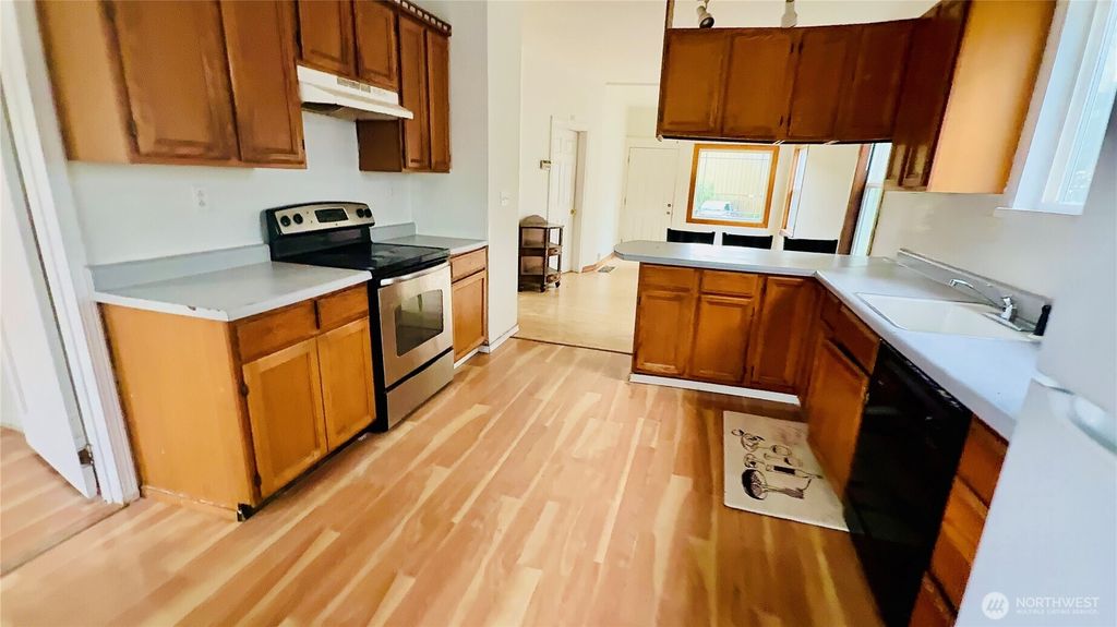Photo of 527 S Sullivan Street, Seattle, WA 98108 (MLS # 2525094)