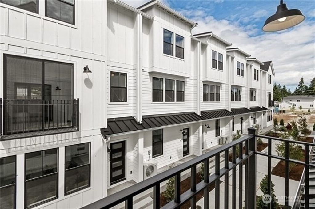 Photo of 12107 127th Avenue Ct E, Puyallup, WA 98374 (MLS # 2460924)