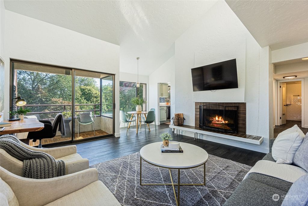 Photo of 5801 Phinney Avenue N #403, Seattle, WA 98103 (MLS # 2321547)
