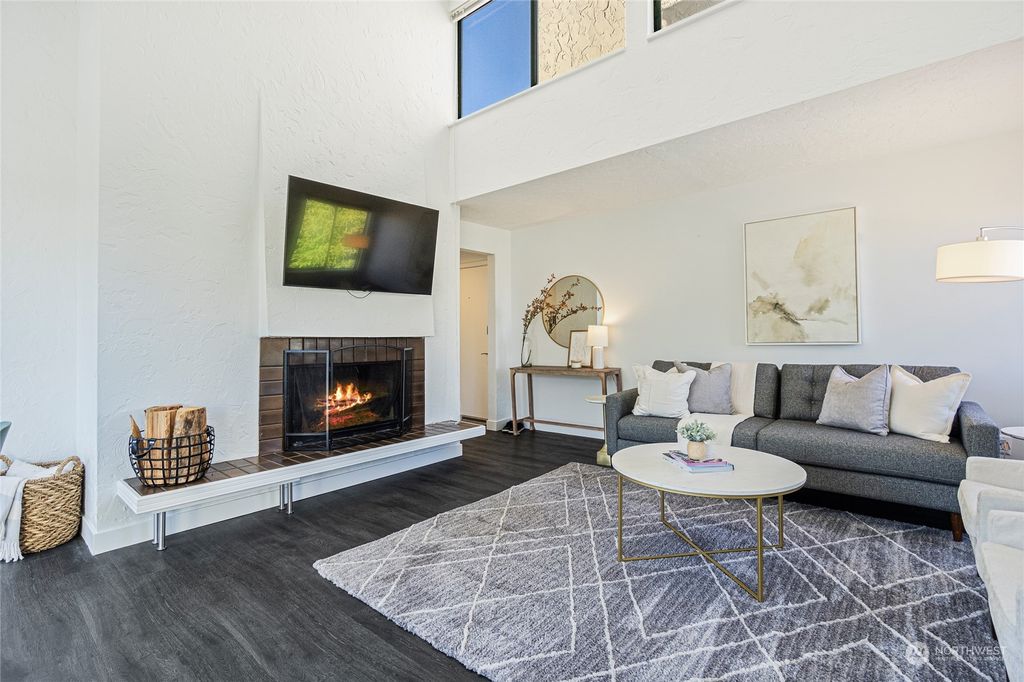 Photo of 5801 Phinney Avenue N #403, Seattle, WA 98103 (MLS # 2321547)