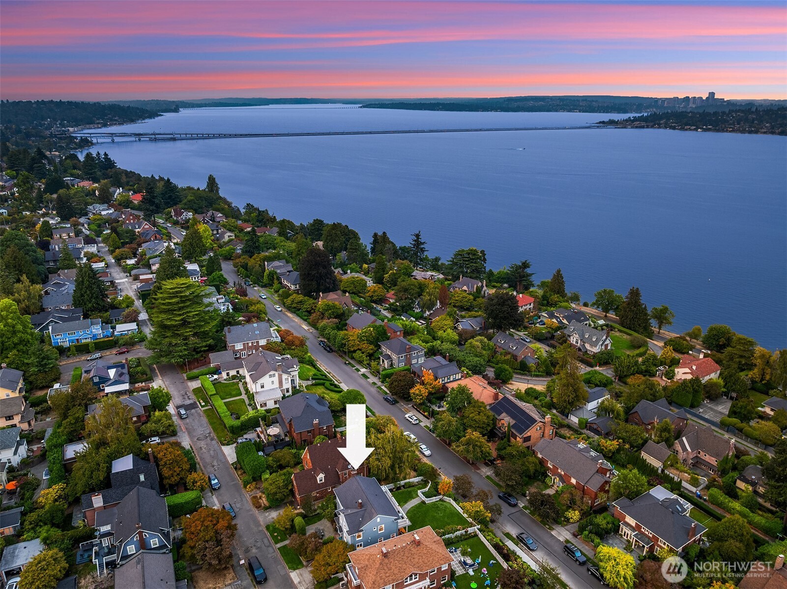 3333 Cascadia Avenue S