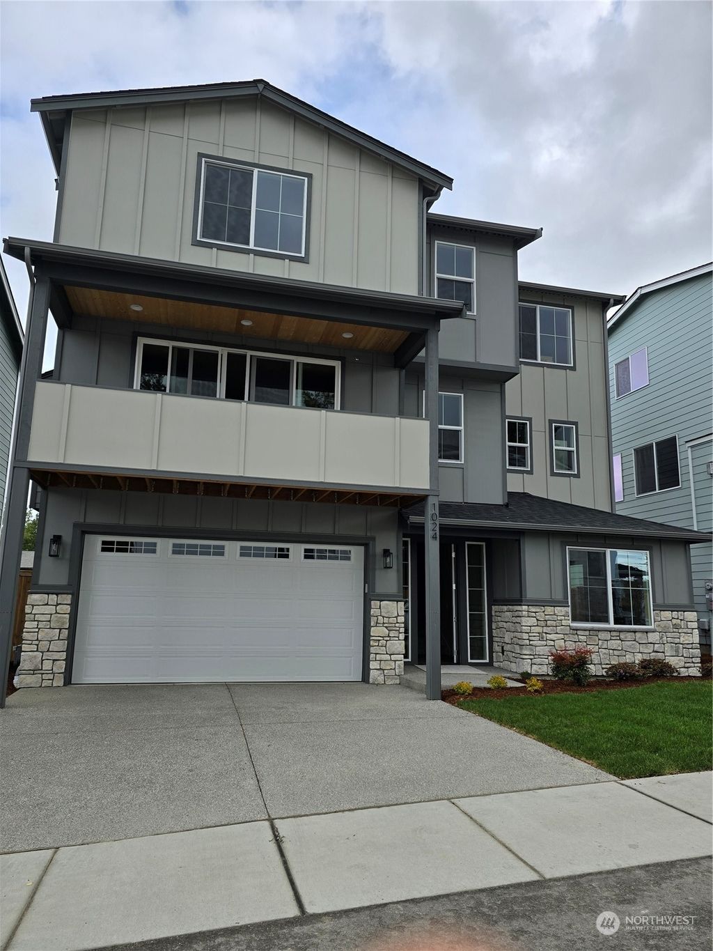 Photo of 1024 141st Street Ct SW #2, Lynnwood, WA 98087 (MLS # 2229036)