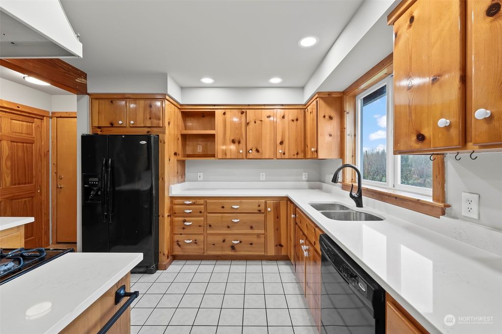 Photo of 330 Tweit Court, Gold Bar, WA 98251 (MLS # 2320591)