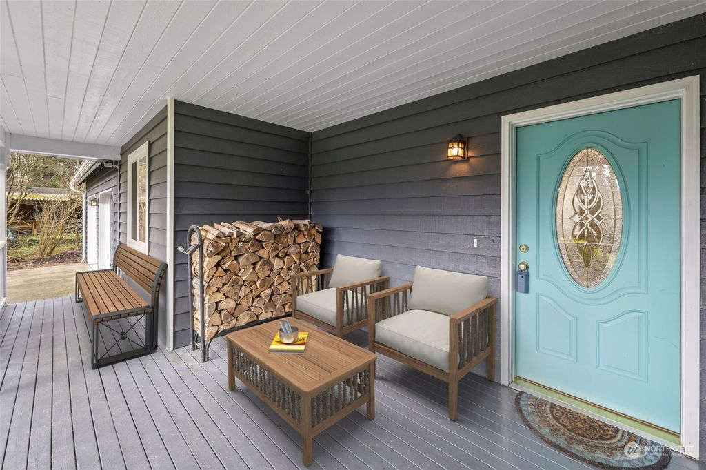 Photo of 330 Tweit Court, Gold Bar, WA 98251 (MLS # 2320591)