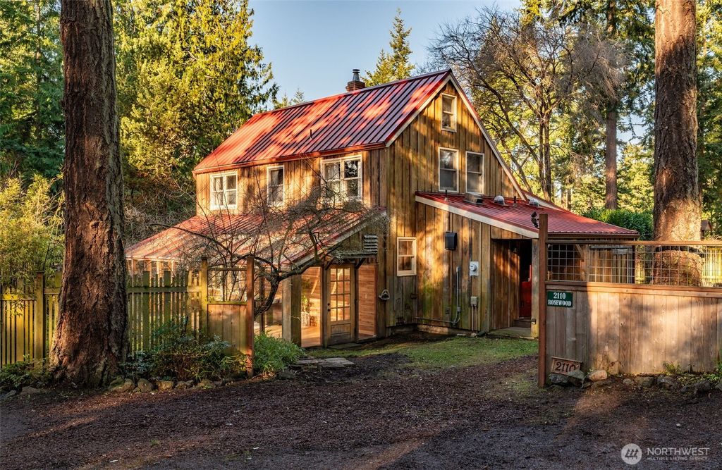 Photo of 2110 Rosewood Street, Port Townsend, WA 98368 (MLS # 2450950)