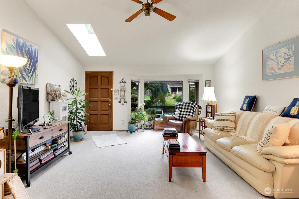 Photo of 20525 Poplar Way, Lynnwood, WA 98036 (MLS # 2294937)