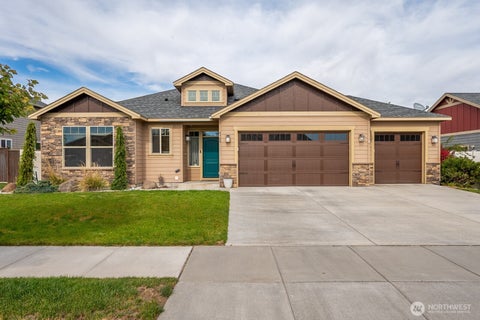 Photo of 4708 W Warbler Street, Moses Lake, WA 98837 (MLS # 2591630)