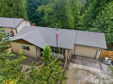 Photo of 744 Summerset Way, Sedro Woolley, WA 98284 (MLS # 2540118)