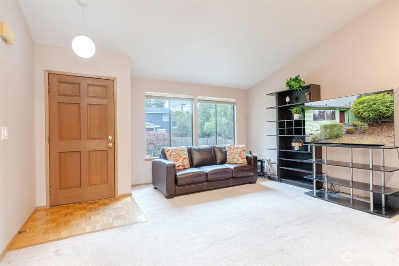 19507 55th Ave NE