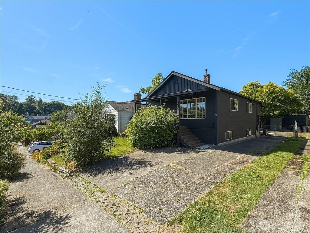 Photo of 3526 S Bennett Street, Seattle, WA 98118 (MLS # 2534305)