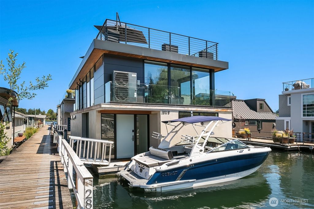 Photo of 2816 Boyer Avenue E #B, Seattle, WA 98102 (MLS # 2413632)