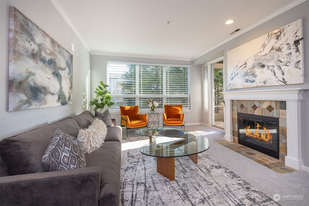 Photo of 615 6th Street #202, Kirkland, WA 98033 (MLS # 2213030)