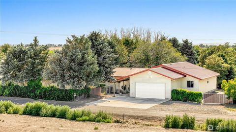 Photo of 4814 Road M NE, Moses Lake, WA 98837 (MLS # 2406482)