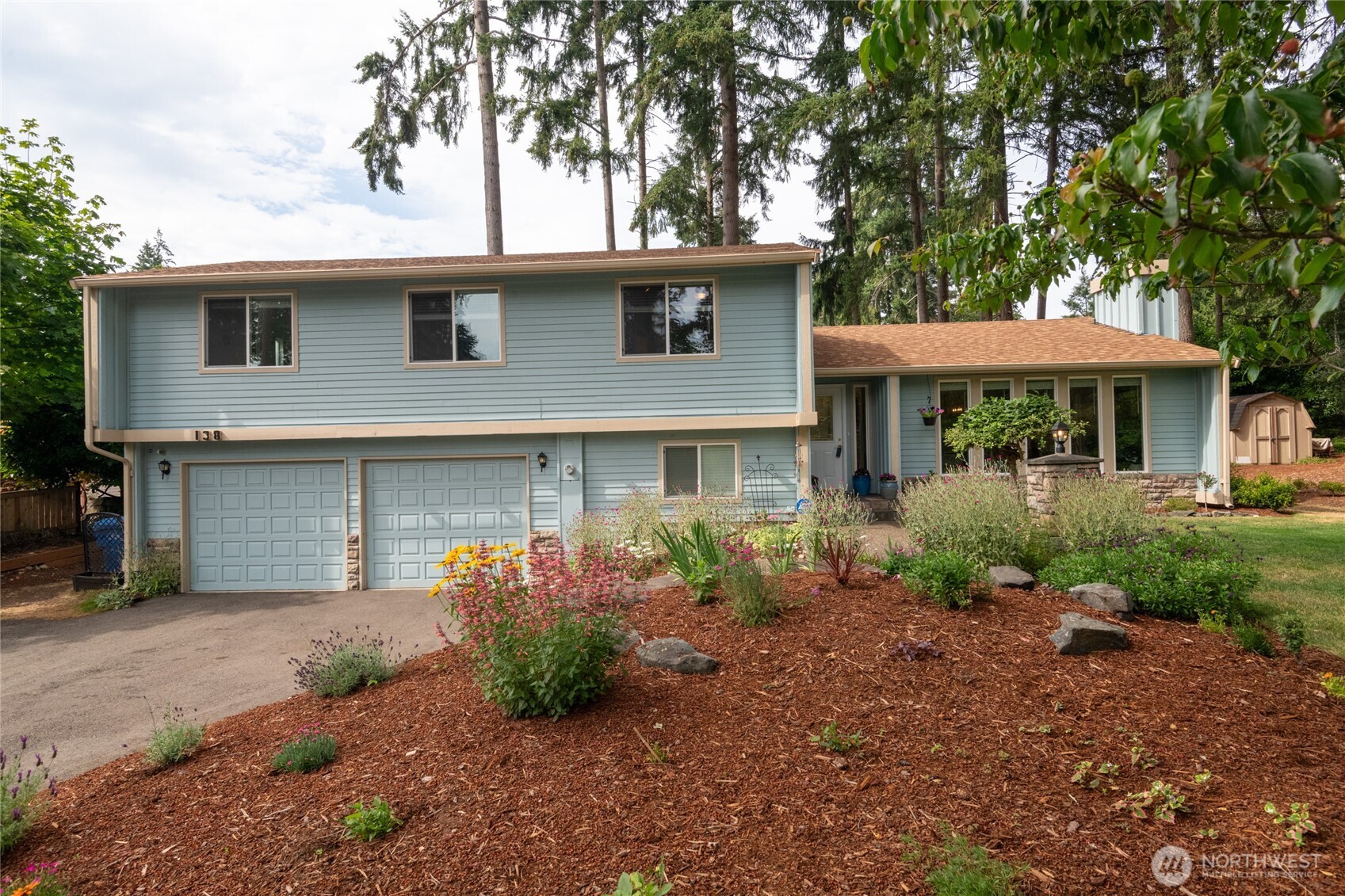 138 Point Fosdick Circle NW