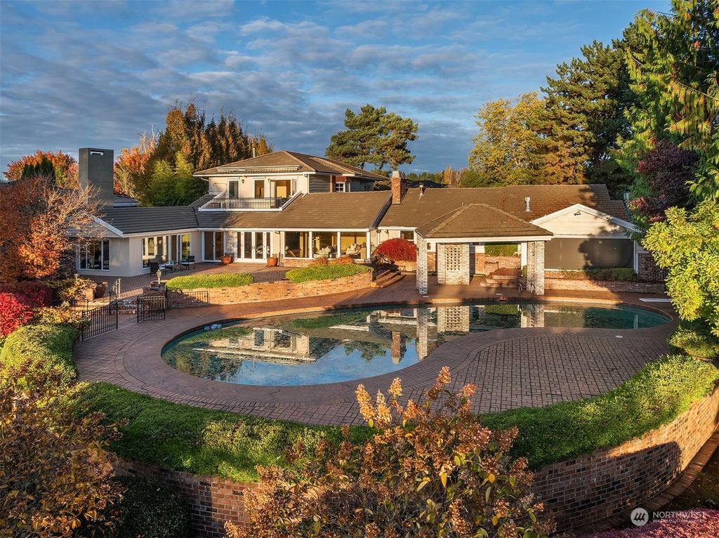 Photo of 74 Cascade Key, Bellevue, WA 98006 (MLS # 2308206)