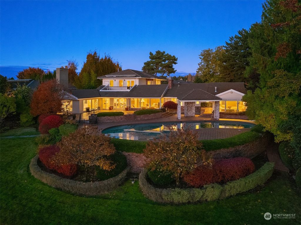 Photo of 74 Cascade Key, Bellevue, WA 98006 (MLS # 2308206)