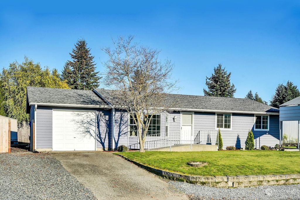 Photo of 4315 125th Place NE, Marysville, WA 98271 (MLS # 2317541)