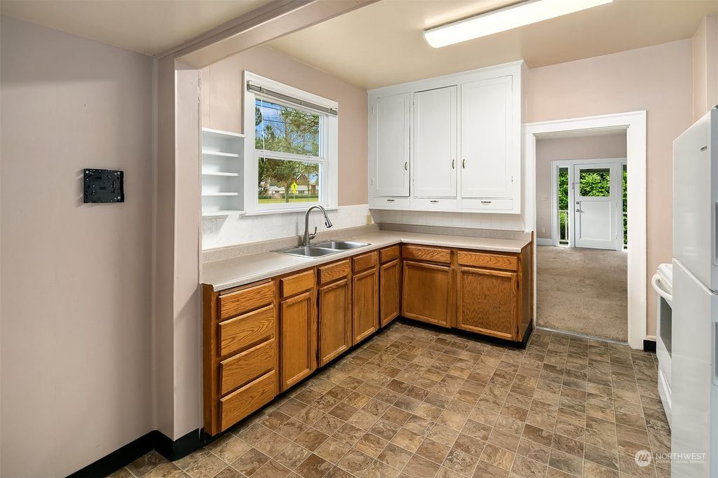 Photo of 4426 S 124th Street, Tukwila, WA 98178 (MLS # 2046899)