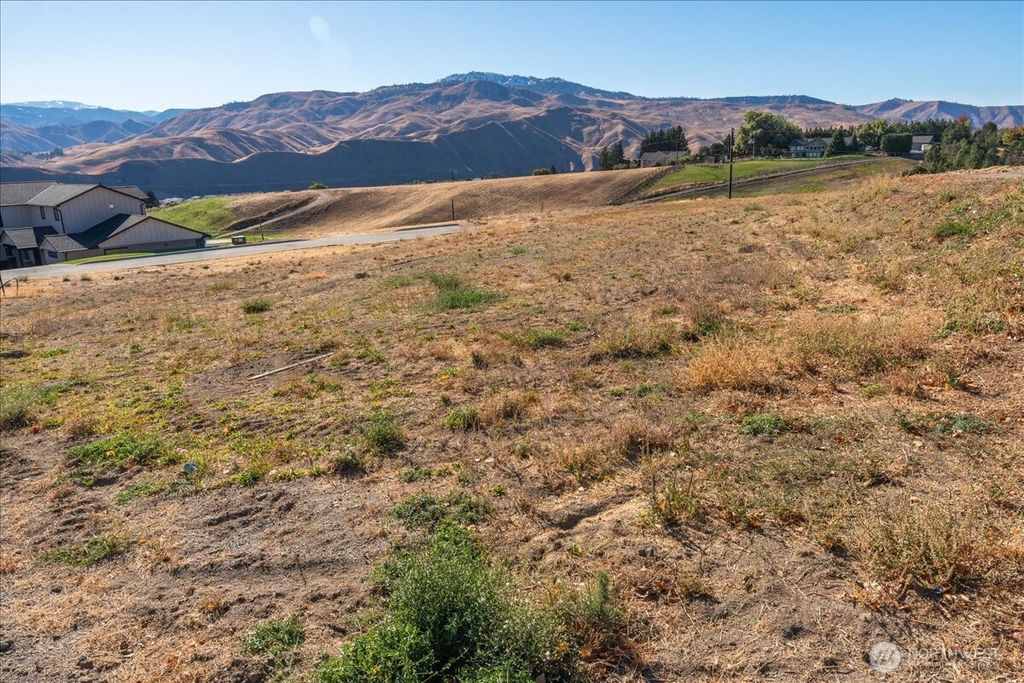 Photo of 24 Margaret Lane, Wenatchee, WA 98801 (MLS # 2446662)