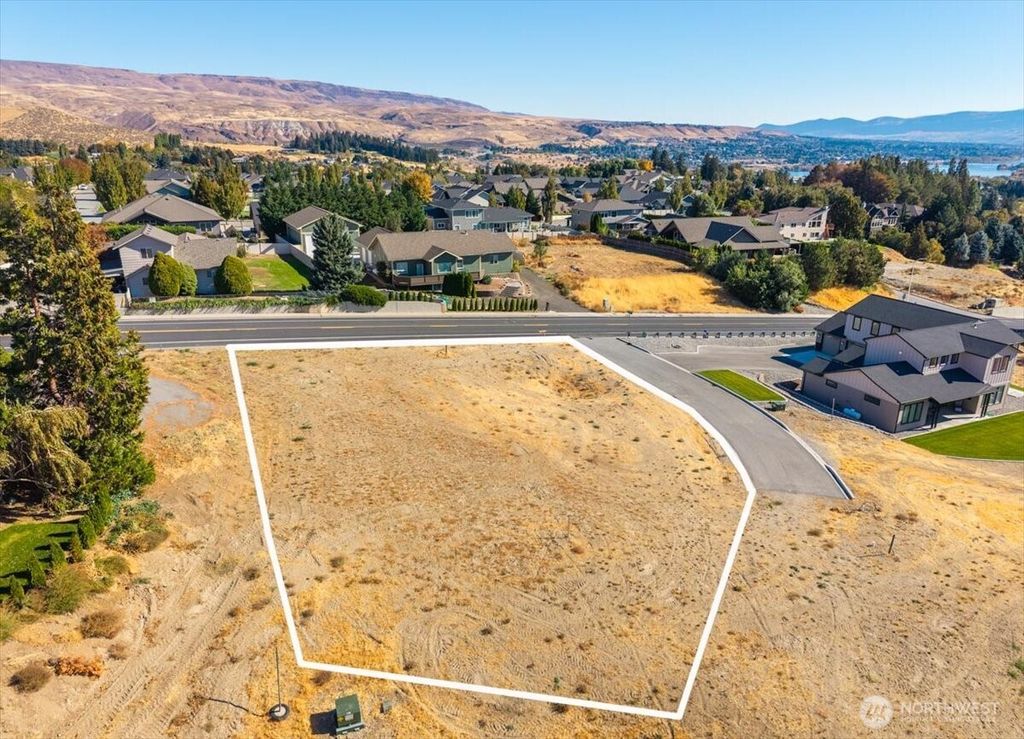 Photo of 24 Margaret Lane, Wenatchee, WA 98801 (MLS # 2446662)
