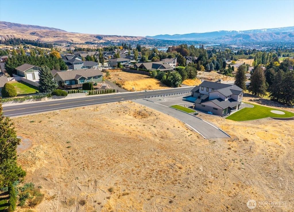 Photo of 24 Margaret Lane, Wenatchee, WA 98801 (MLS # 2446662)