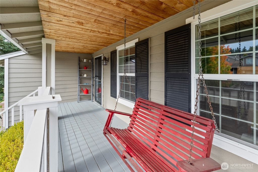 Photo of 8701 125th St Ct E Ct, Puyallup, WA 98373 (MLS # 2444151)
