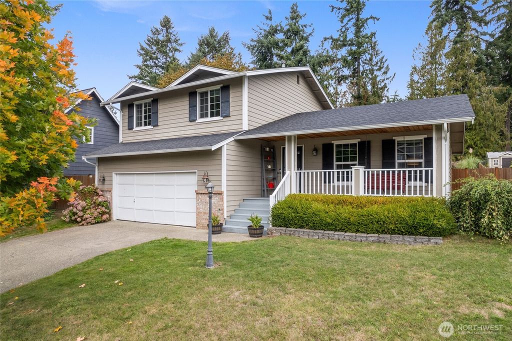 Photo of 8701 125th St Ct E Ct, Puyallup, WA 98373 (MLS # 2444151)