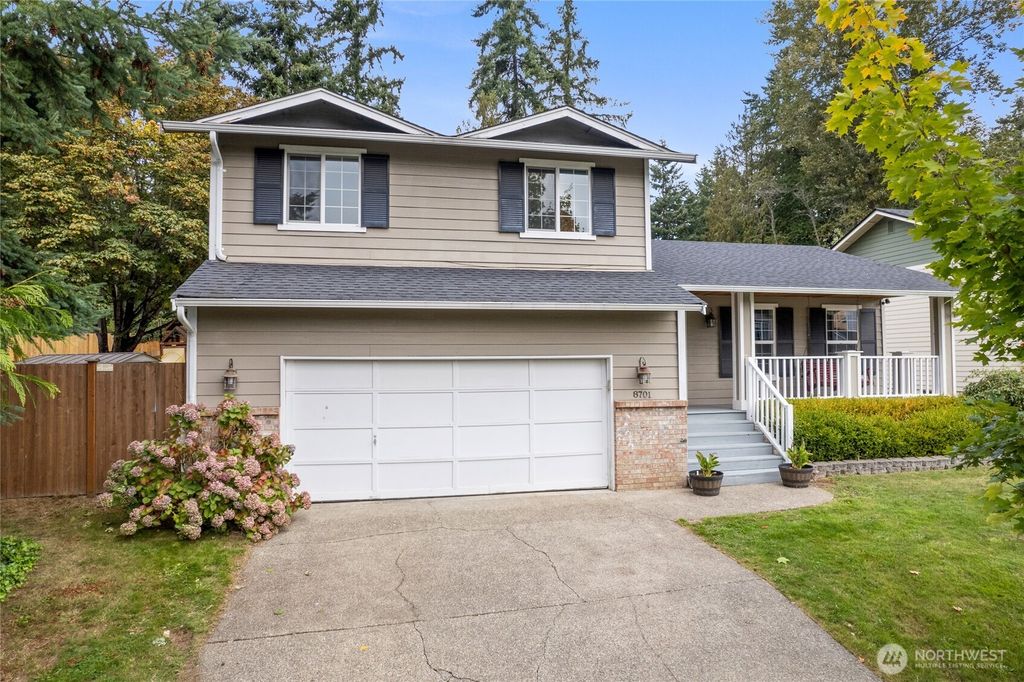 Photo of 8701 125th St Ct E Ct, Puyallup, WA 98373 (MLS # 2444151)