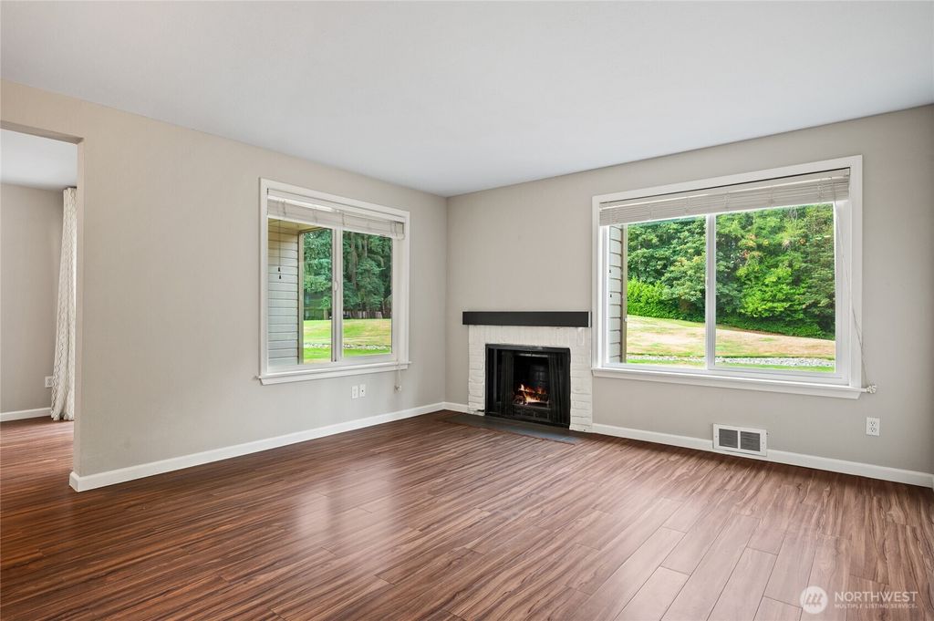 Photo of 4415 145th Avenue NE #H5, Bellevue, WA 98007 (MLS # 2476396)