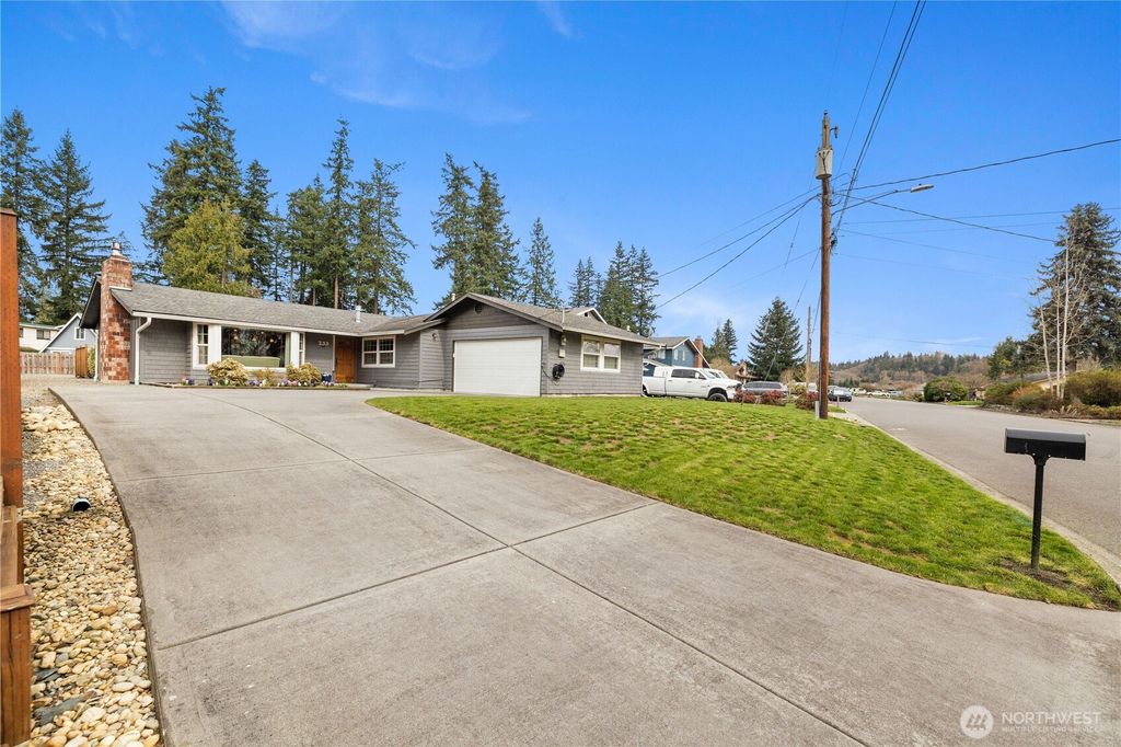 Photo of 233 W Jensen Street, Arlington, WA 98223 (MLS # 2487069)