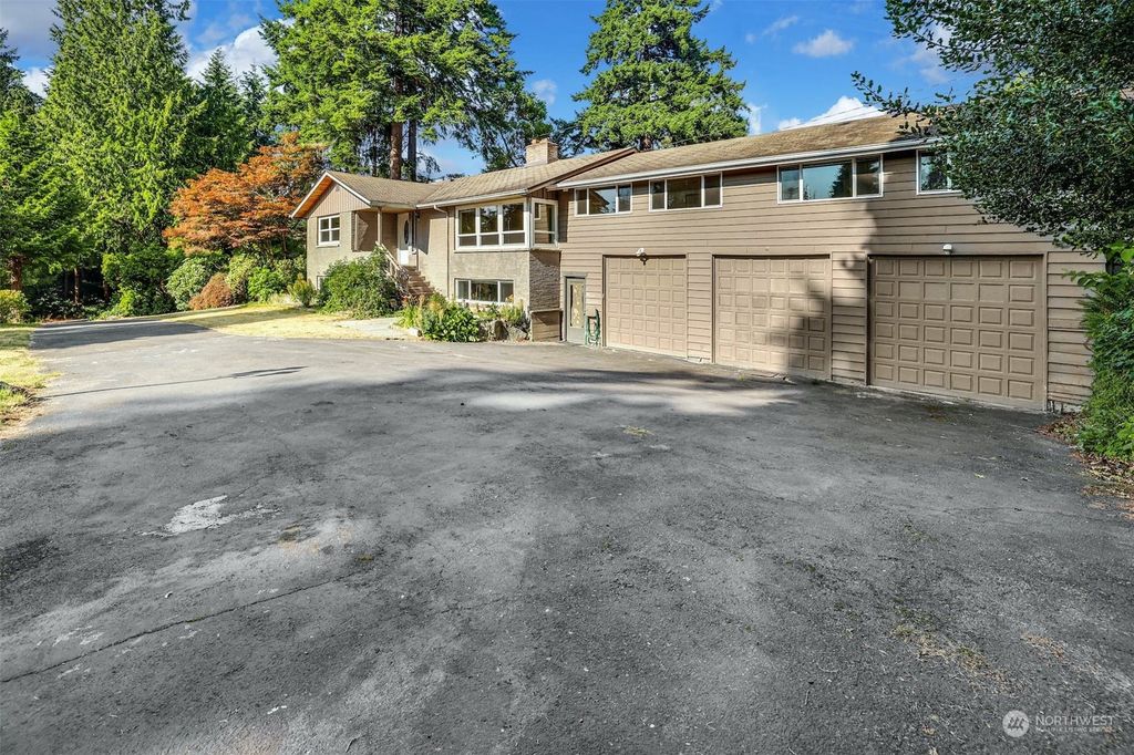 Photo of 9212 192nd Place SW, Edmonds, WA 98020 (MLS # 2129363)