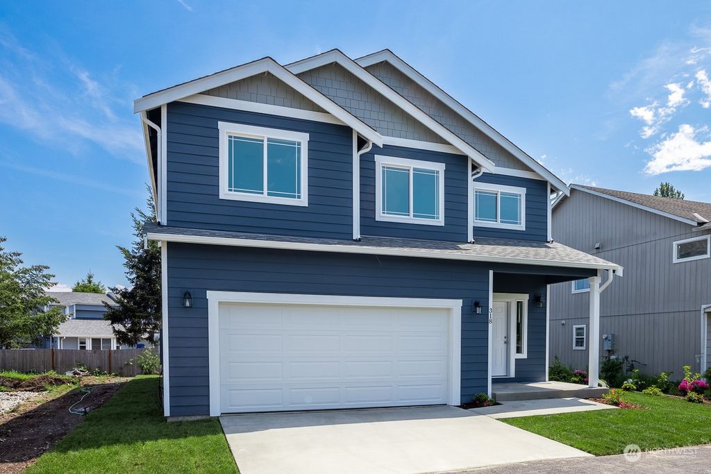 Photo of 318 4th Avenue S, Algona, WA 98001 (MLS # 2070902)
