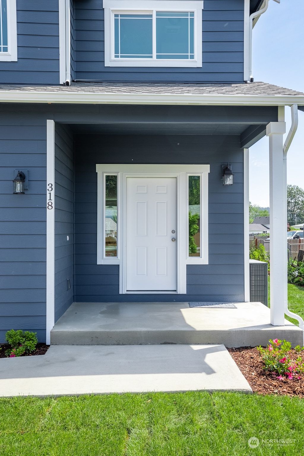 Photo of 318 4th Avenue S, Algona, WA 98001 (MLS # 2070902)
