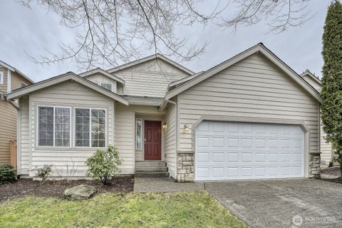 Photo of 6740 NE 1st Place, Renton, WA 98059 (MLS # 2473193)