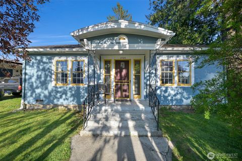 Photo of 2720 Elm Street, Bellingham, WA 98225 (MLS # 2516006)