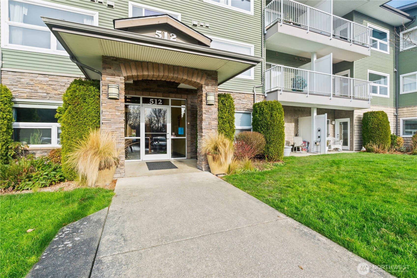 512 Darby Street 209