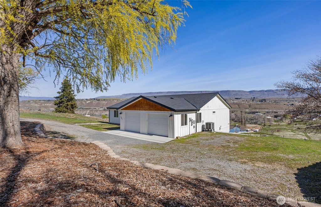 Photo of 3063 Conarty Road, Malaga, WA 98828 (MLS # 2489886)