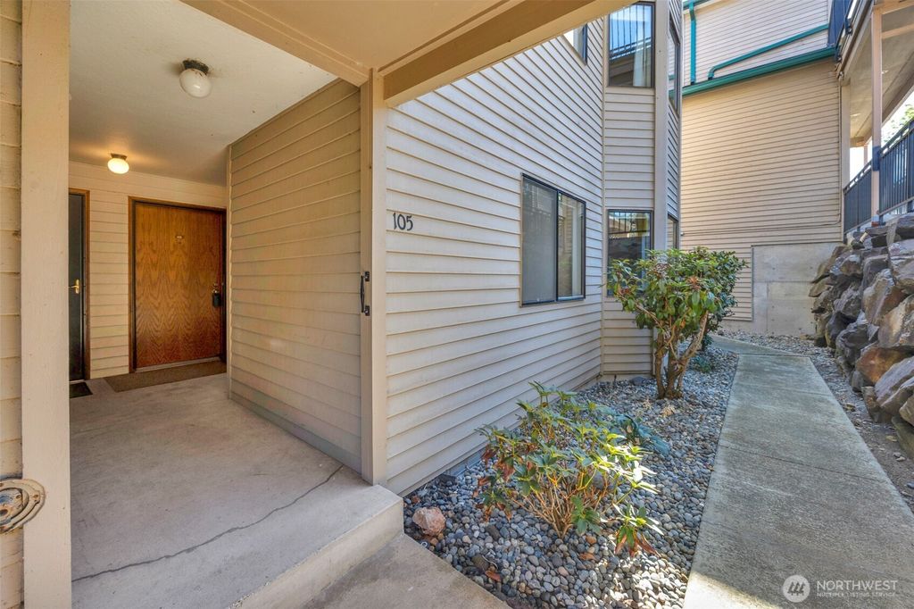 Photo of 101 Pine Avenue #105, Snohomish, WA 98290 (MLS # 2436621)