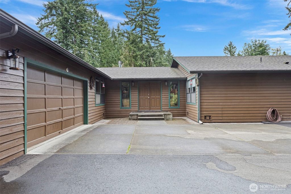 Photo of 16824 266th Avenue SE, Issaquah, WA 98027 (MLS # 2417626)