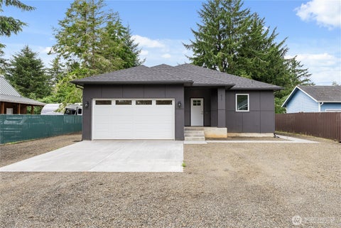 Photo of 811 Vagabond Avenue, Ocean Shores, WA 98569 (MLS # 2535028)