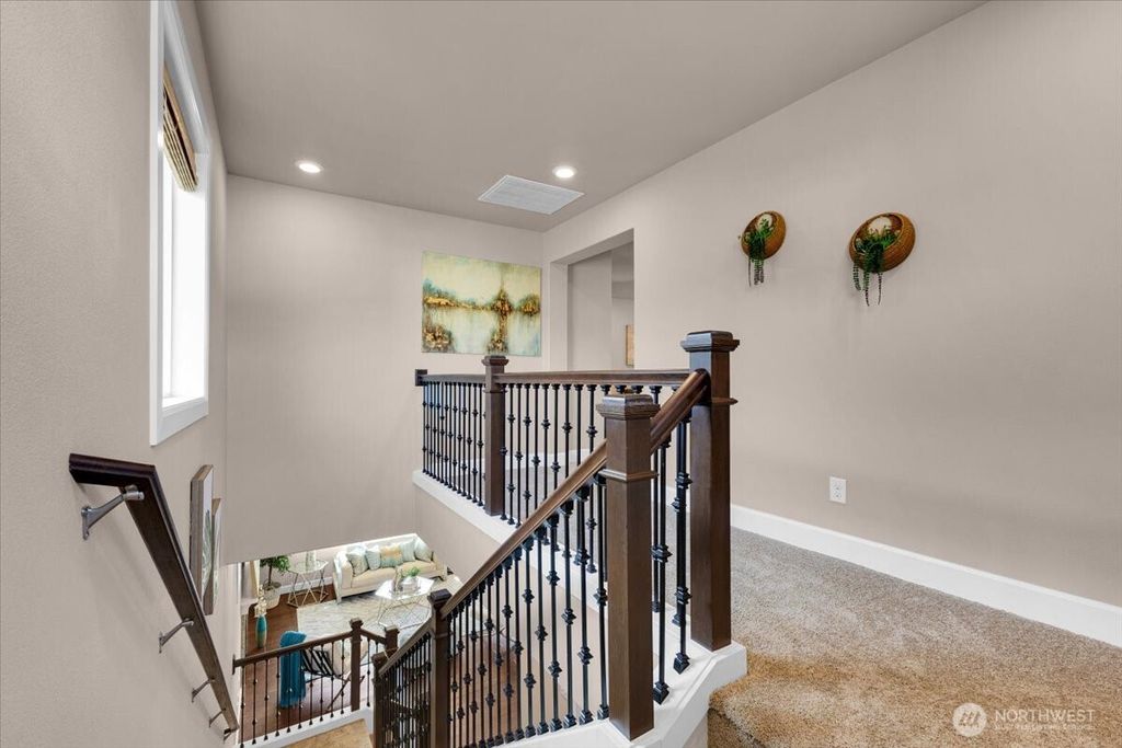 listing image 9363812801466697542