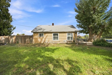 Photo of 703 N 5th Street, Grandview, WA 98930 (MLS # 2578426)